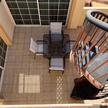 אדחה 33 Pleasures Del Duque Apartment מראה חיצוני תמונה