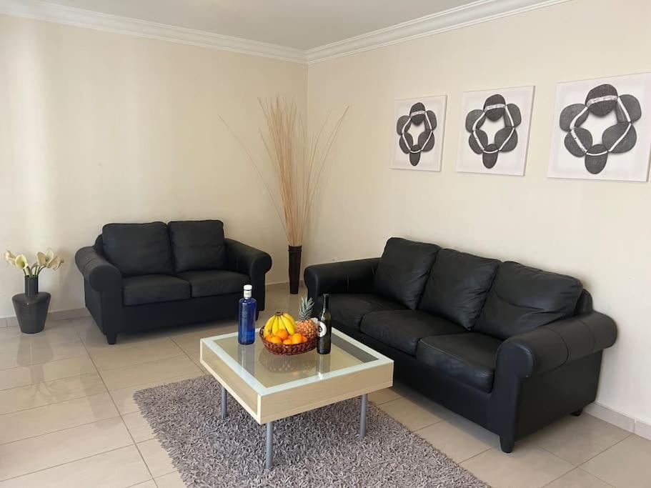 אדחה 33 Pleasures Del Duque Apartment מראה חיצוני תמונה