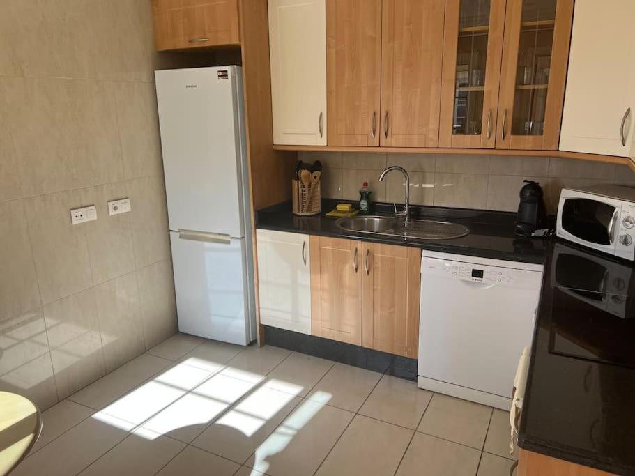 אדחה 33 Pleasures Del Duque Apartment מראה חיצוני תמונה