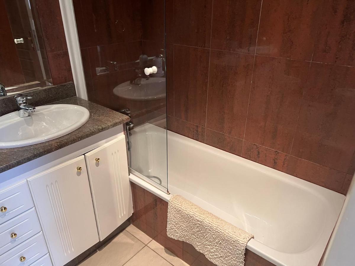 אדחה 33 Pleasures Del Duque Apartment מראה חיצוני תמונה
